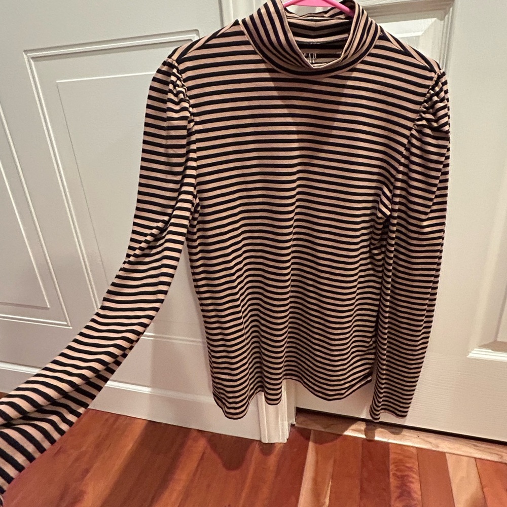 GAP Black and Tan Puff Sleave Striped Turtleneck
